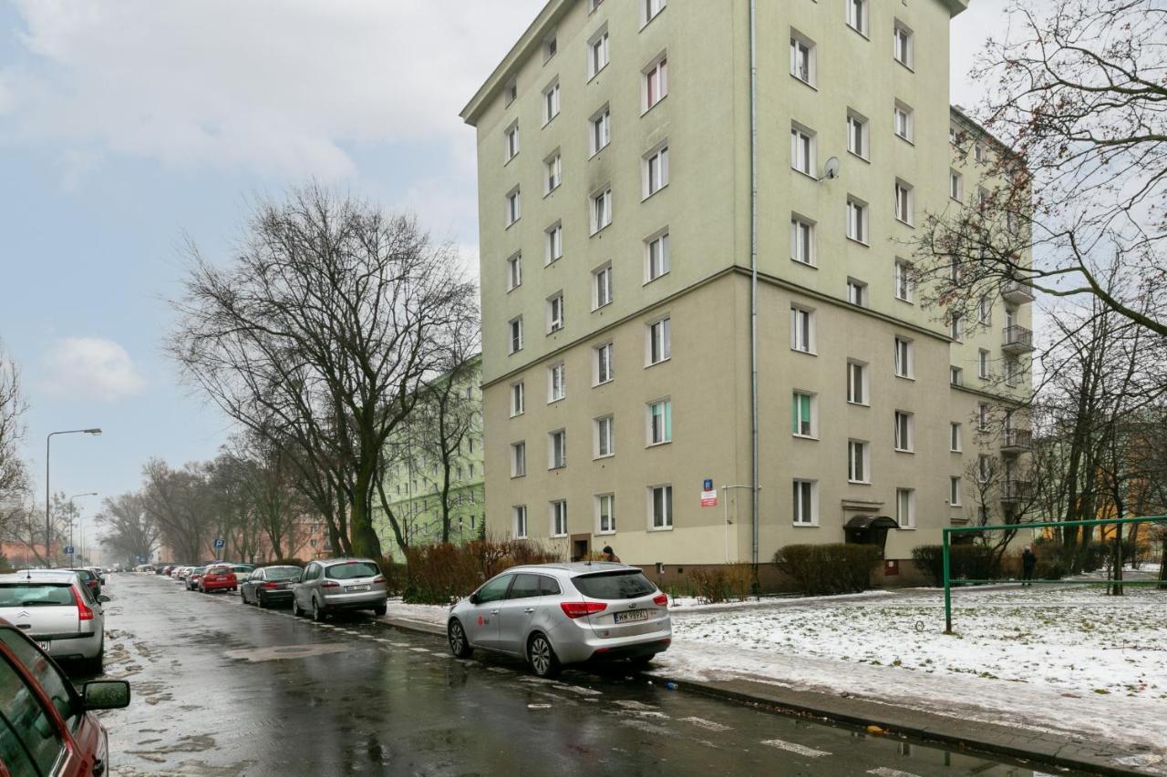 Wola Apartment With Balcony & Close To Metro By Noclegi Renters Warsaw Exterior photo