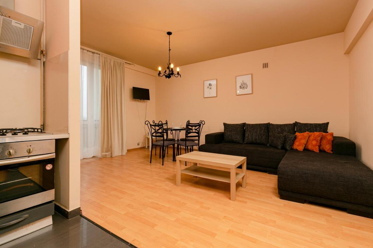 Wola Apartment With Balcony & Close To Metro By Noclegi Renters Warsaw Exterior photo